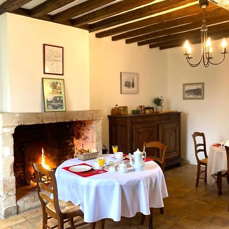 Bed and Breakfast Le Moulin De Pasnel Monteaux Exterior foto